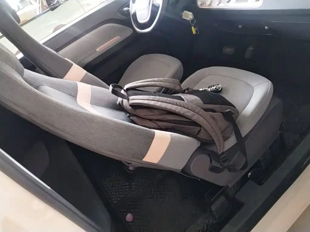 Wuling MINIEV — миниатюра 25
