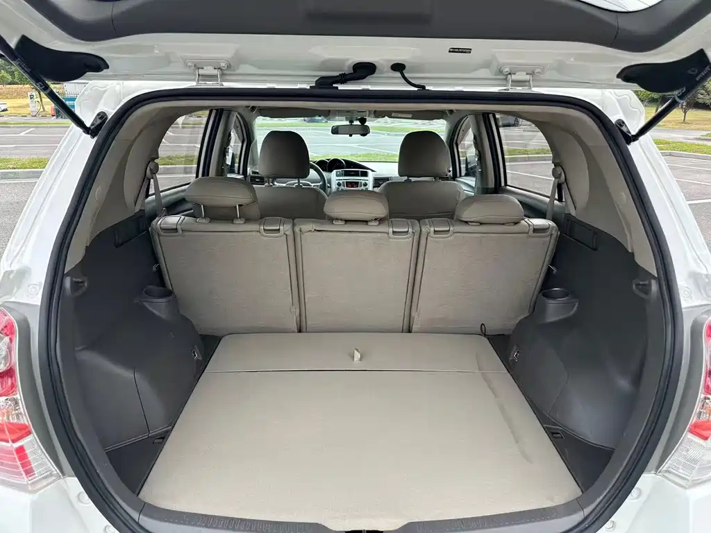 Toyota Verso — миниатюра 11