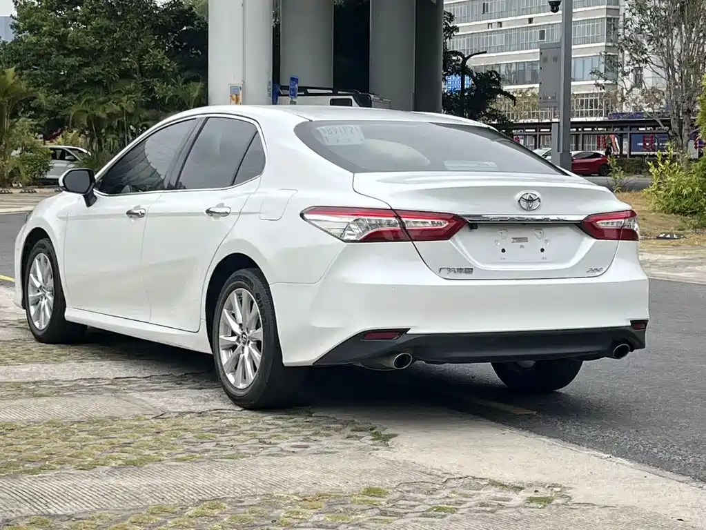 TOYOTA CAMRY