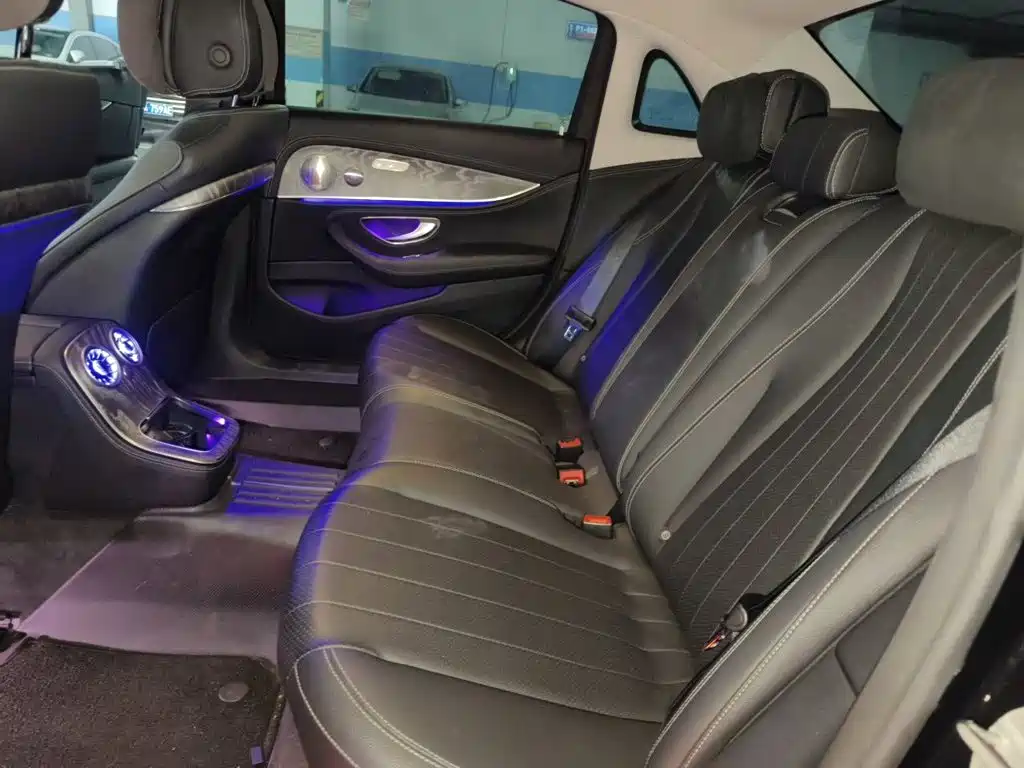 Mercedes-Benz E-Class — миниатюра 13