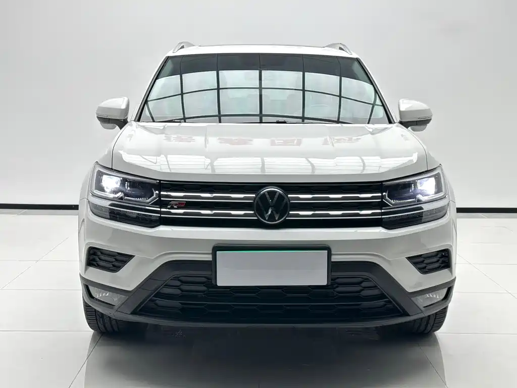 Volkswagen Tharu — миниатюра 2