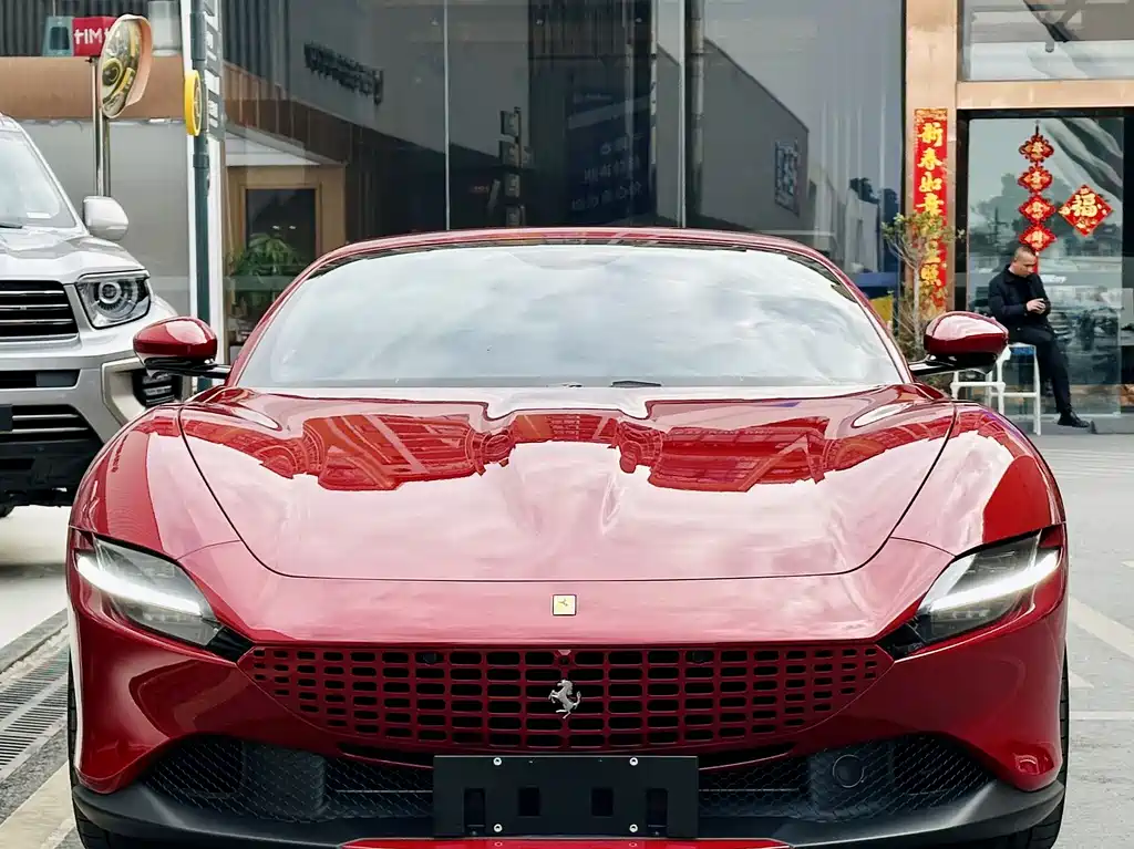 FERRARI ROMA