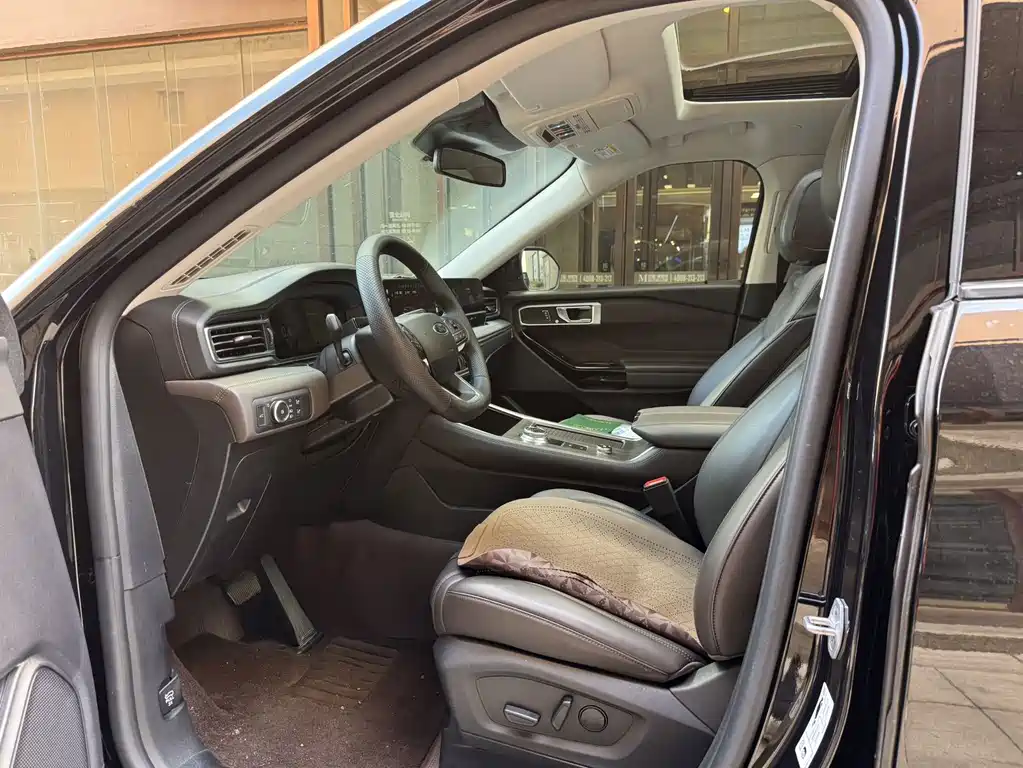 Ford Explorer — миниатюра 4