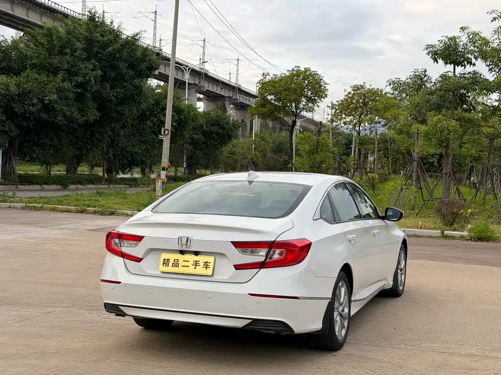 Honda Accord — миниатюра 7