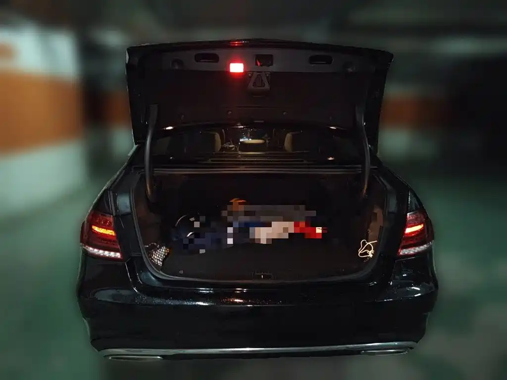 Mercedes-Benz E-Class — миниатюра 10