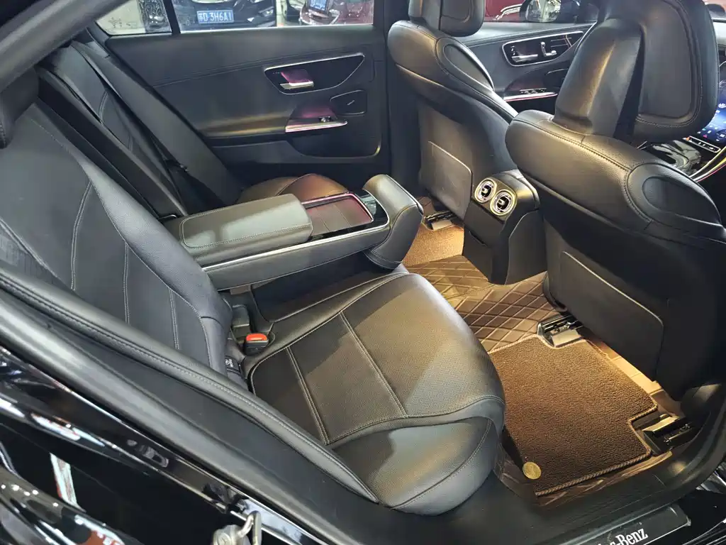Mercedes-Benz C-Class — миниатюра 8