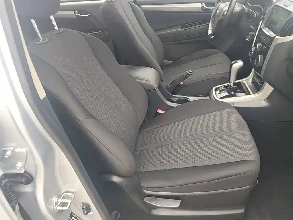 Isuzu D-MAX — миниатюра 25