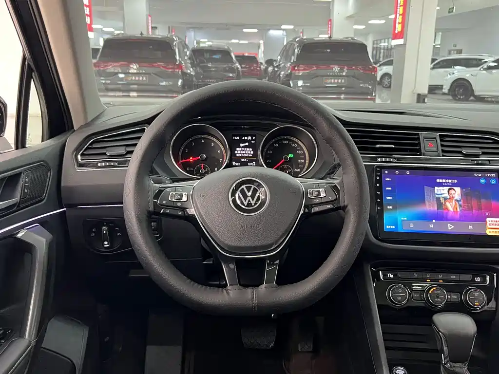 Volkswagen Tiguan L — миниатюра 7