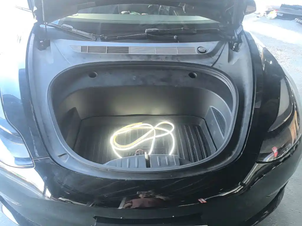 Tesla Model 3 — миниатюра 20