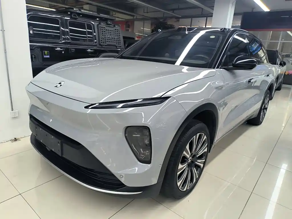 NIO ES8