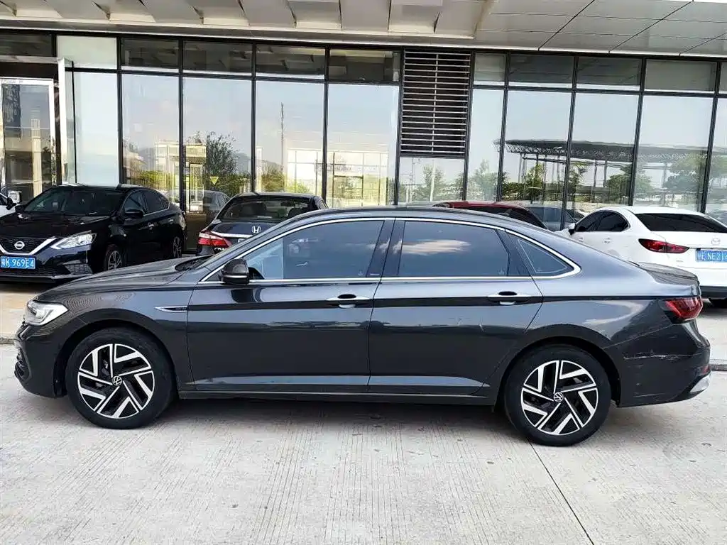 Volkswagen Sagitar — миниатюра 3