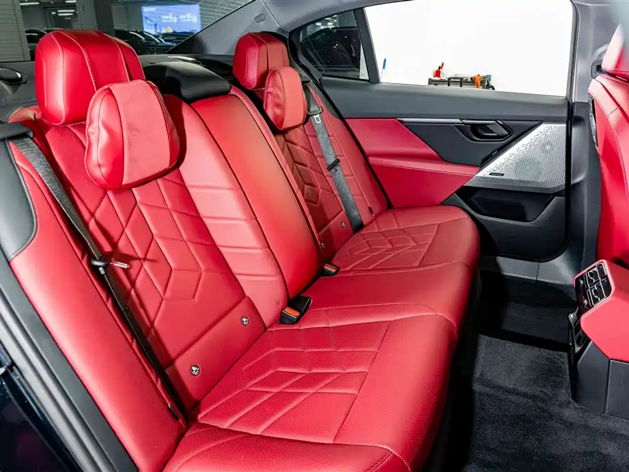 BMW 5 Series — миниатюра 23
