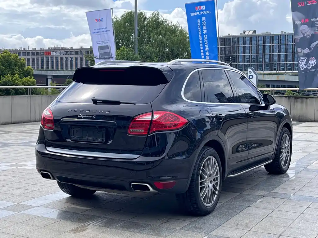 Porsche Cayenne — миниатюра 4