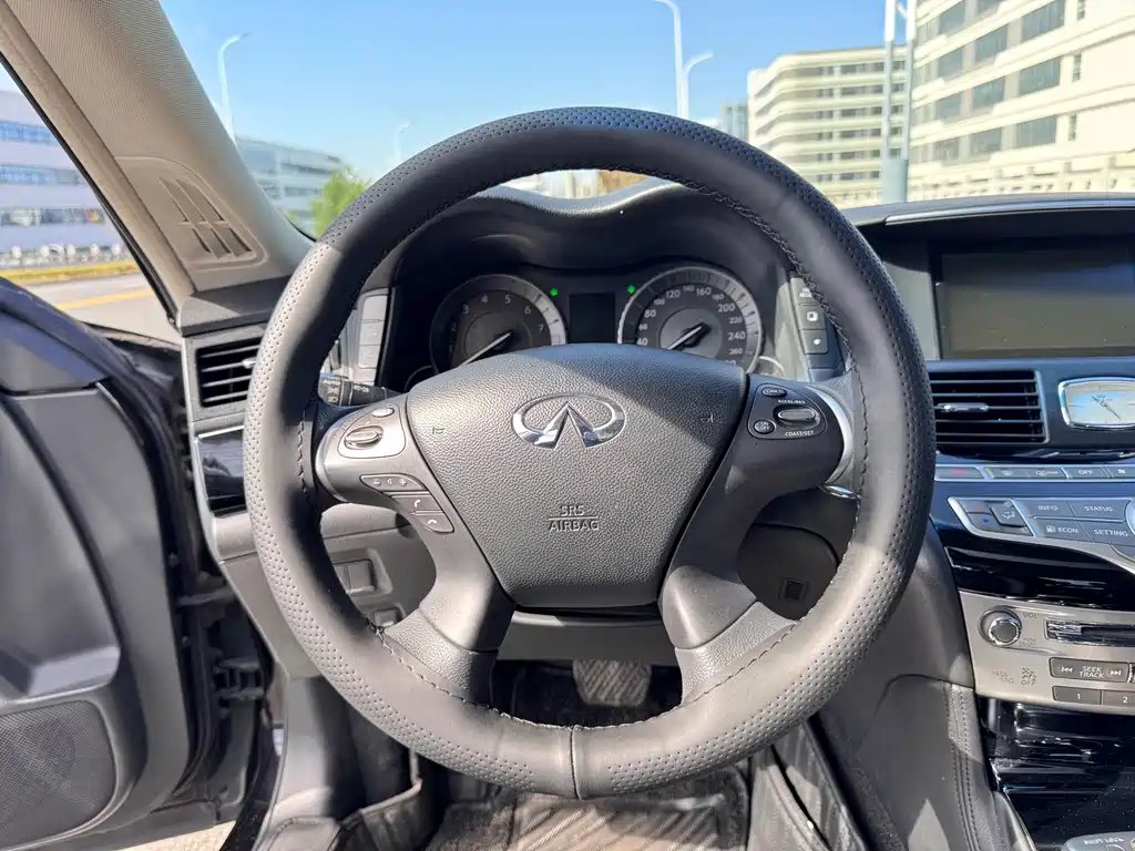 Infiniti Q70 — миниатюра 14