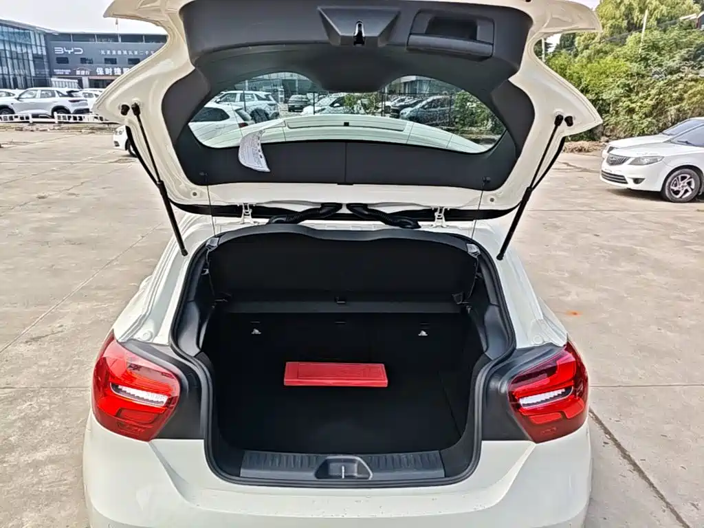 Mercedes-Benz A-Class (Import) — миниатюра 19