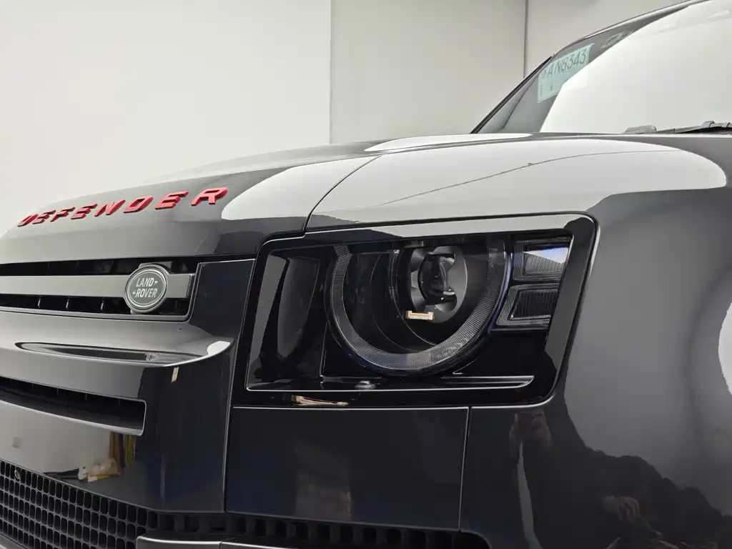 Land Rover Defender — миниатюра 10