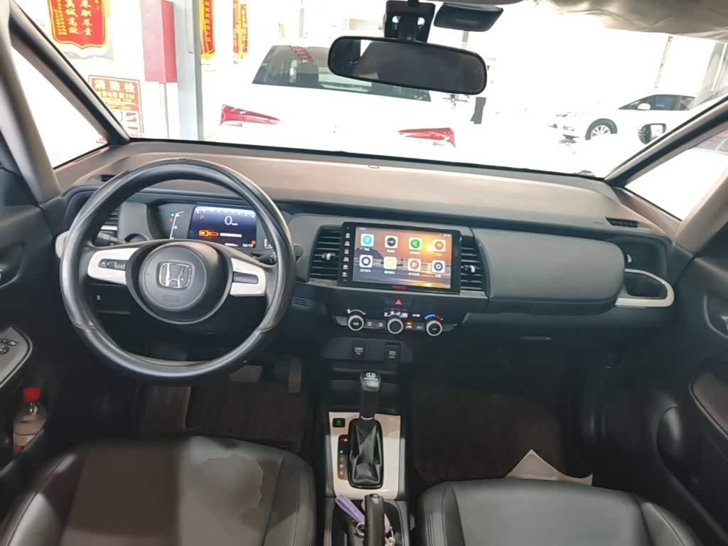 Honda Fit 1.5 л 2022 г. Белый, пробег 32800 км