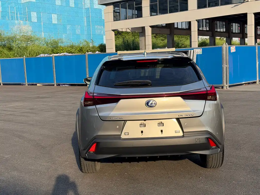 Lexus UX New Energy — миниатюра 11