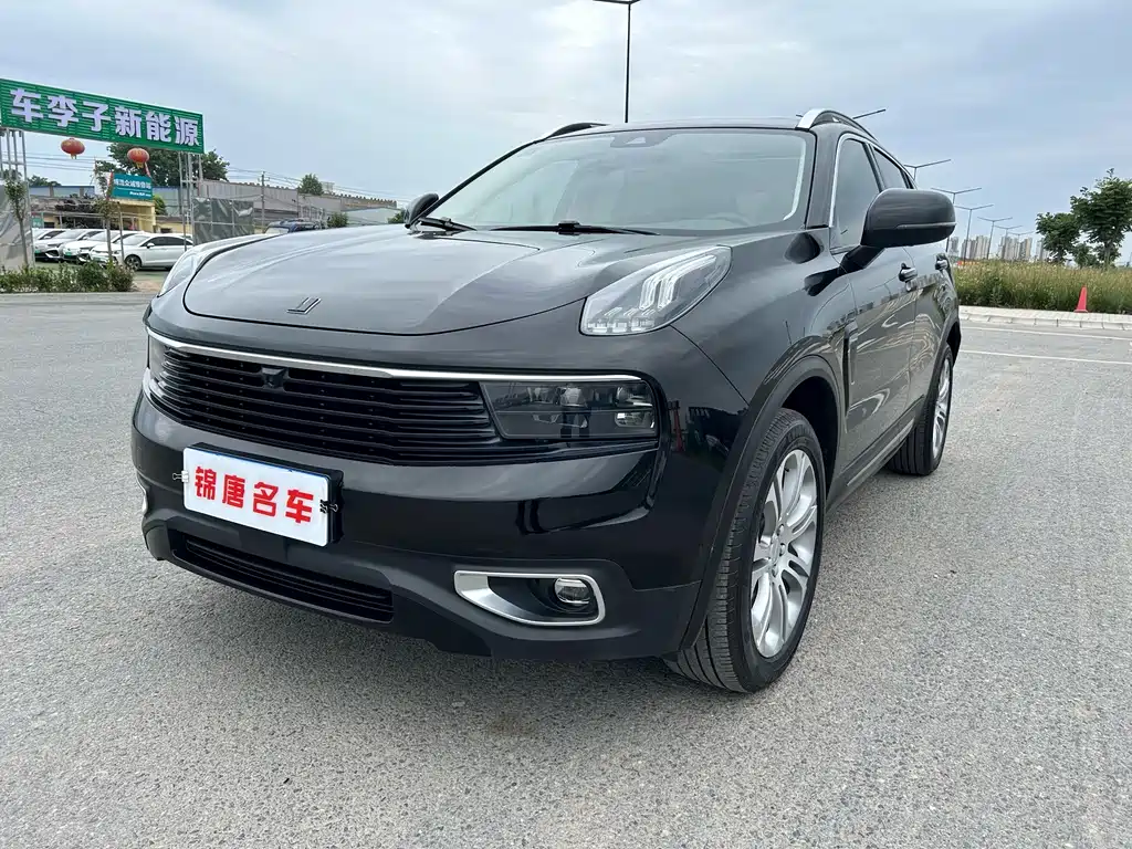 Купить Lynk & Co 01