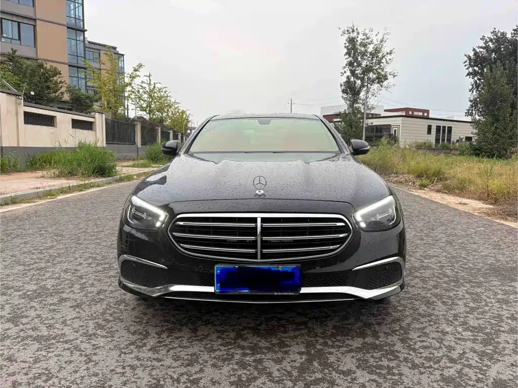 Mercedes-Benz E-Class — миниатюра 2