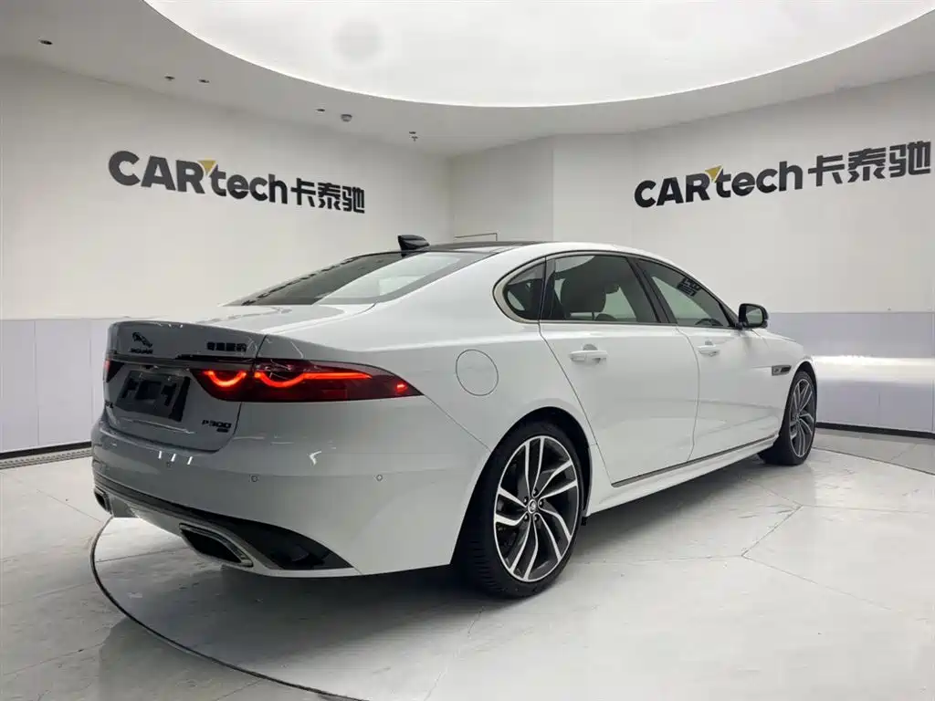Jaguar XFL 2024 2.0T P300 Flagship Sport