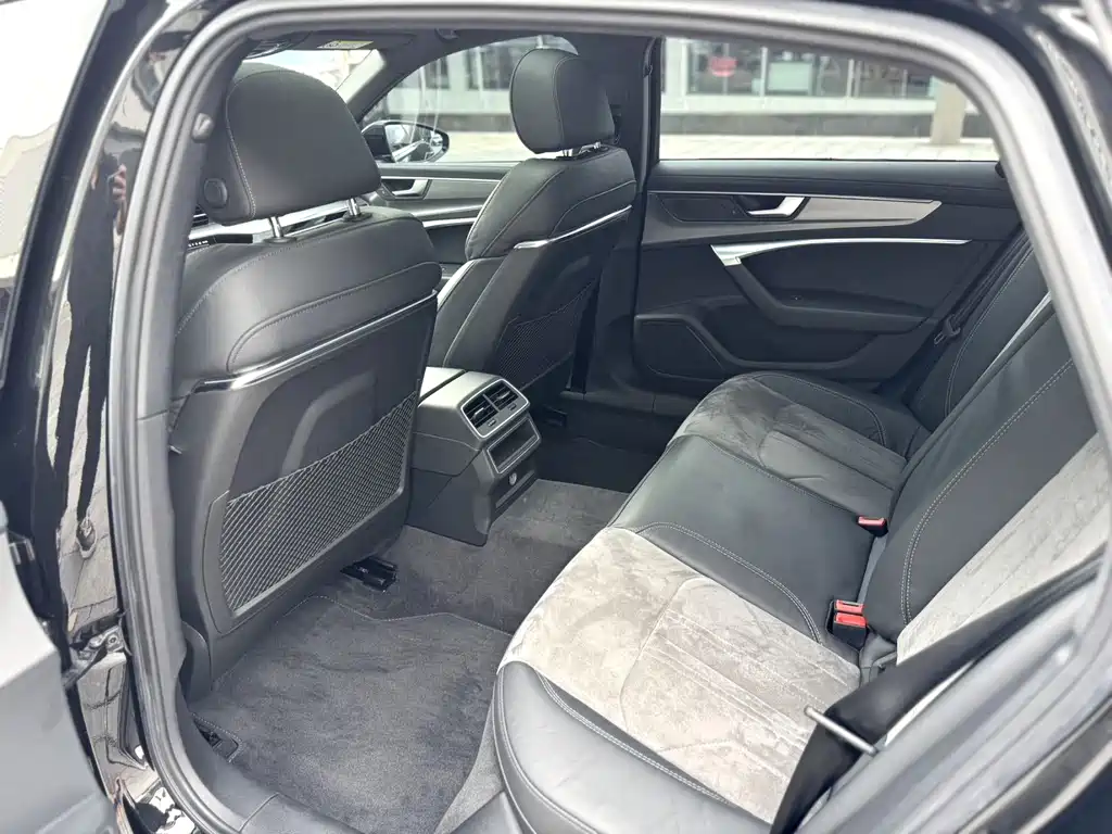 Audi A6L 2021 40 TFSI Luxury