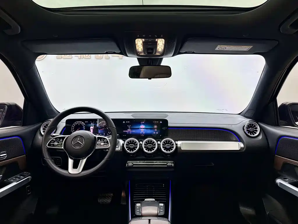 Mercedes-Benz GLB — миниатюра 7