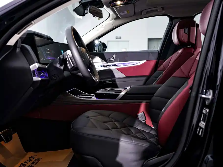 BMW 7 Series — миниатюра 26