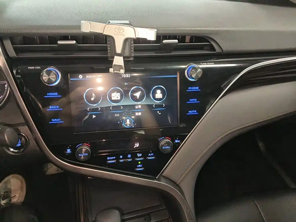 Toyota Camry — миниатюра 13