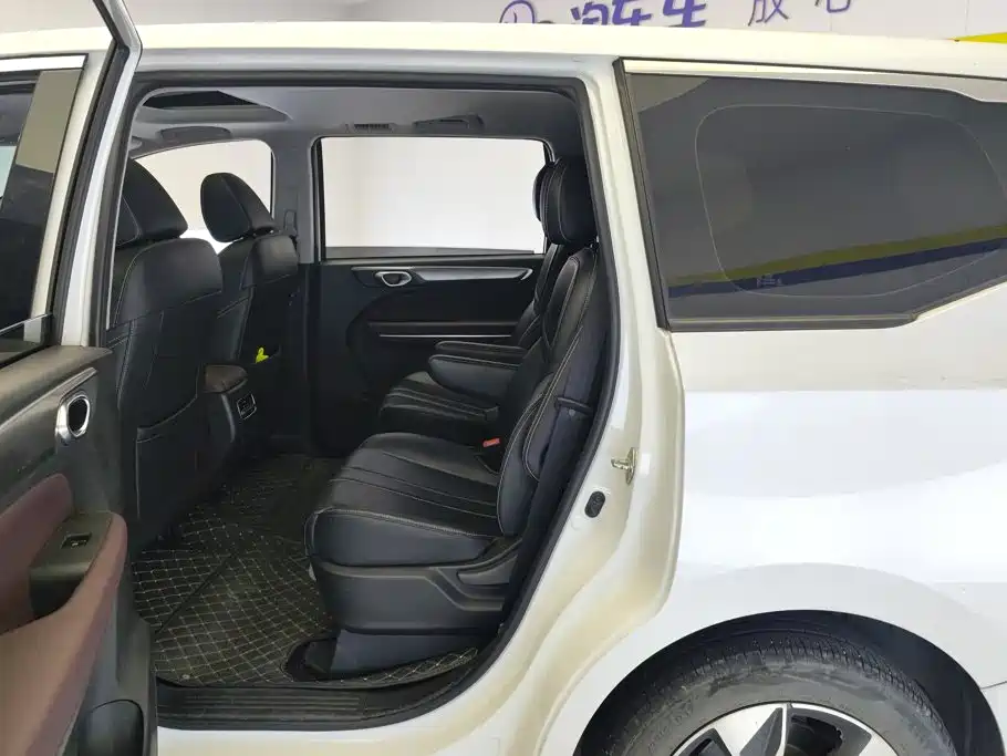 GAC Motor Trumpchi M6 — миниатюра 11