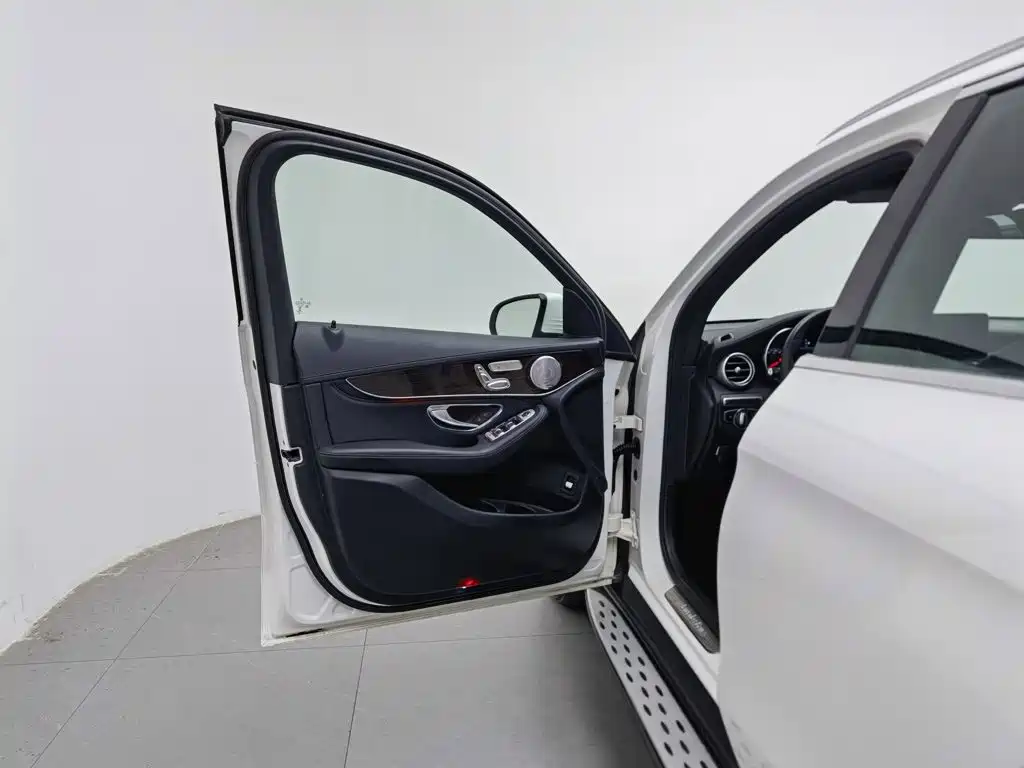 Mercedes-Benz GLC — миниатюра 8