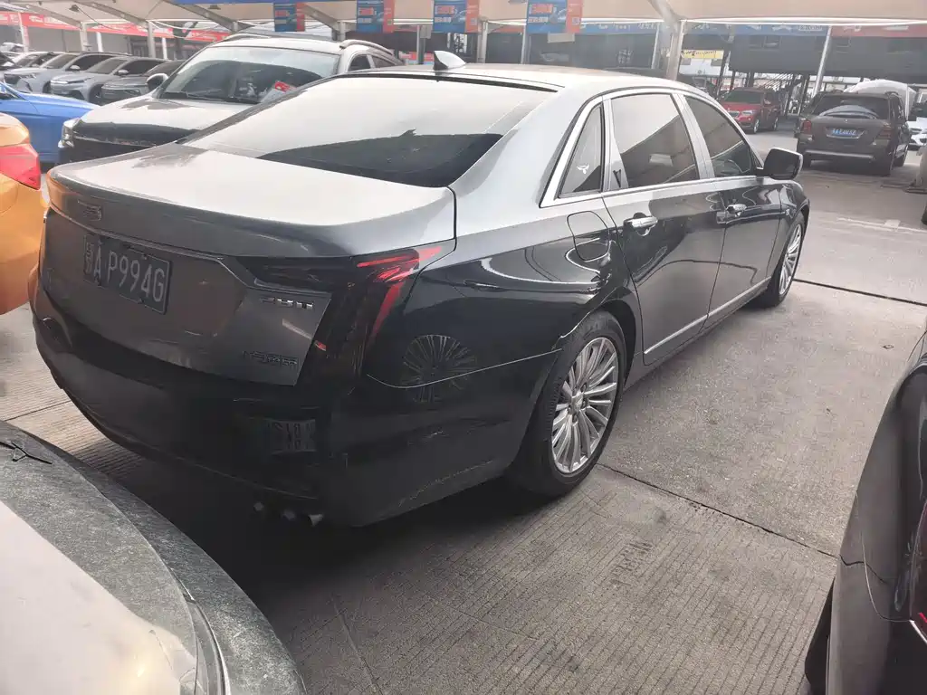 CADILLAC CT6