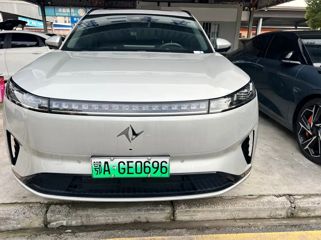 DONGFENG EΠ008