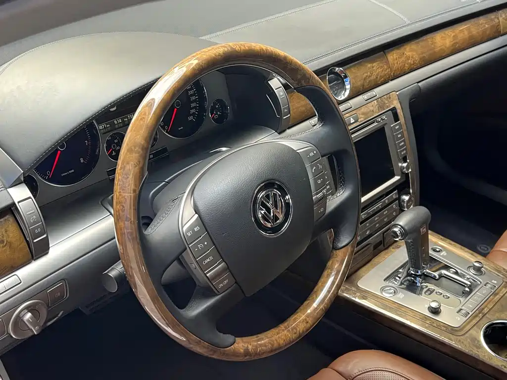 Volkswagen Phaeton — миниатюра 8