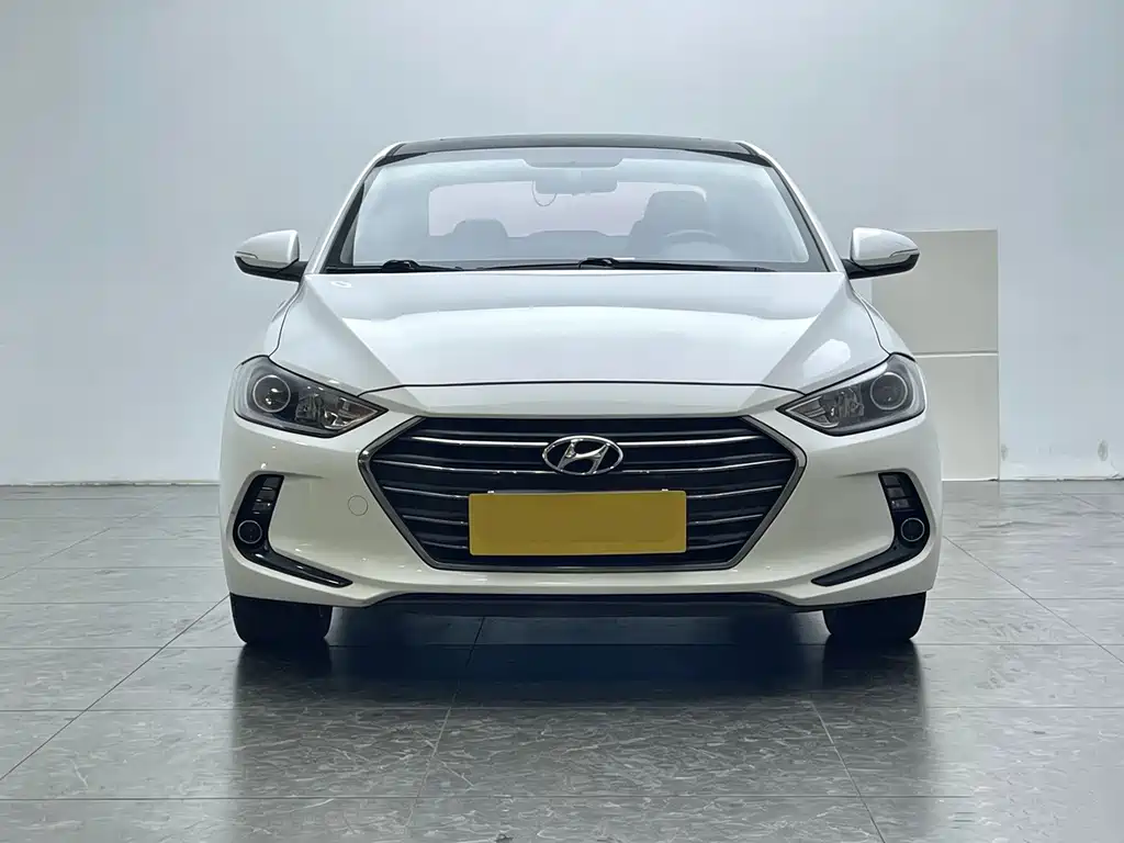 Hyundai Elantra — миниатюра 2
