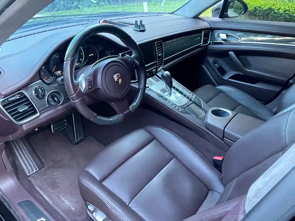 Porsche Panamera 2010 Panamera Turbo 4.8T