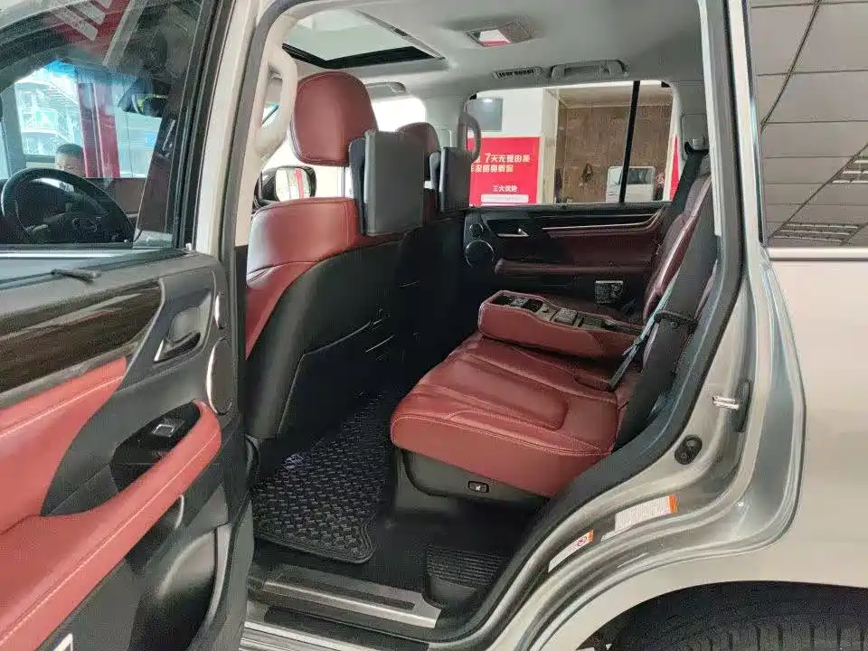 Lexus LX — миниатюра 7