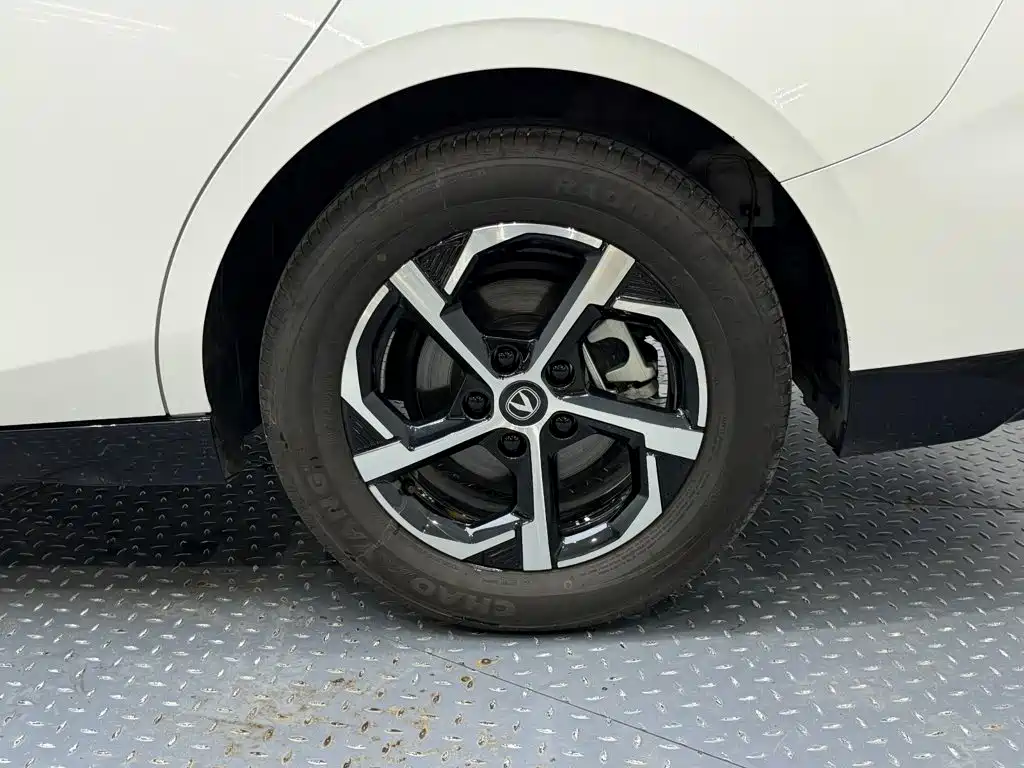 Changan Eado — миниатюра 8