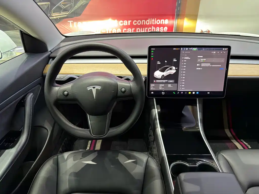 Tesla Model 3 — миниатюра 10