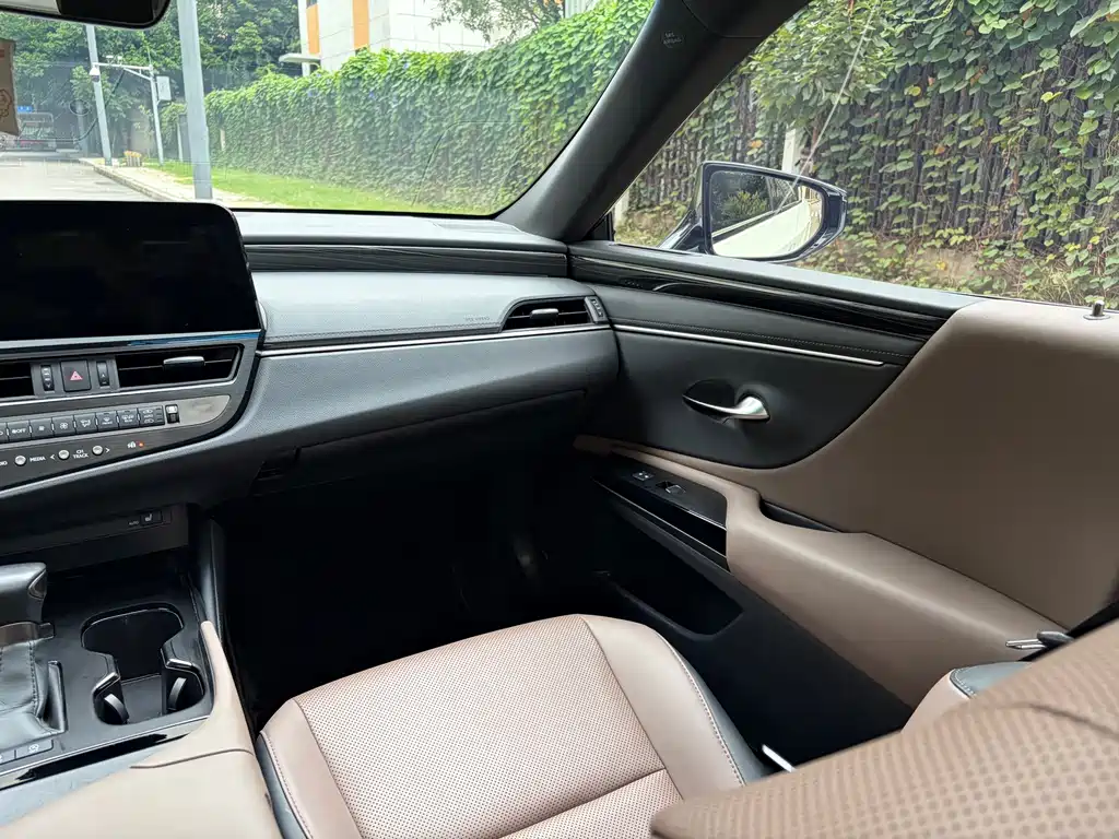 Lexus ES — миниатюра 20
