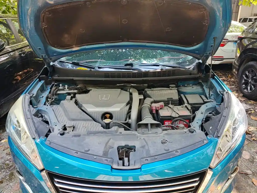 Luxgen U6 — миниатюра 25
