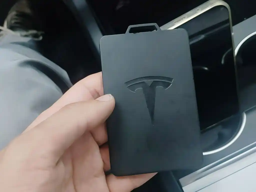 Tesla Model 3 — миниатюра 9