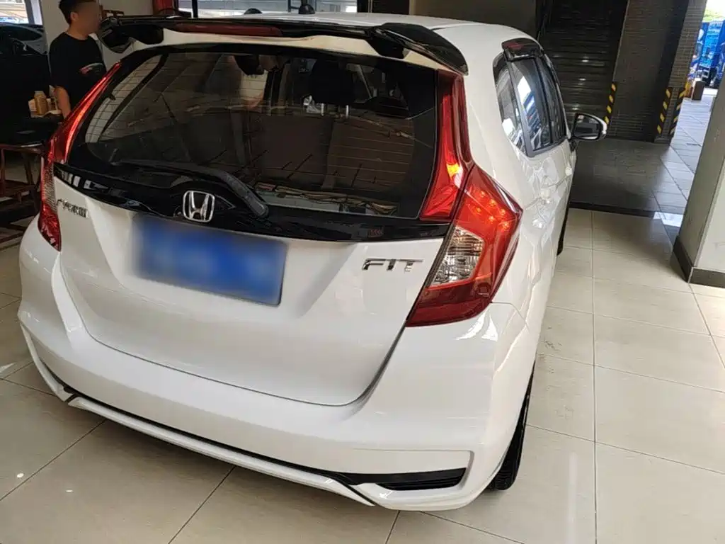 Honda Fit — миниатюра 7