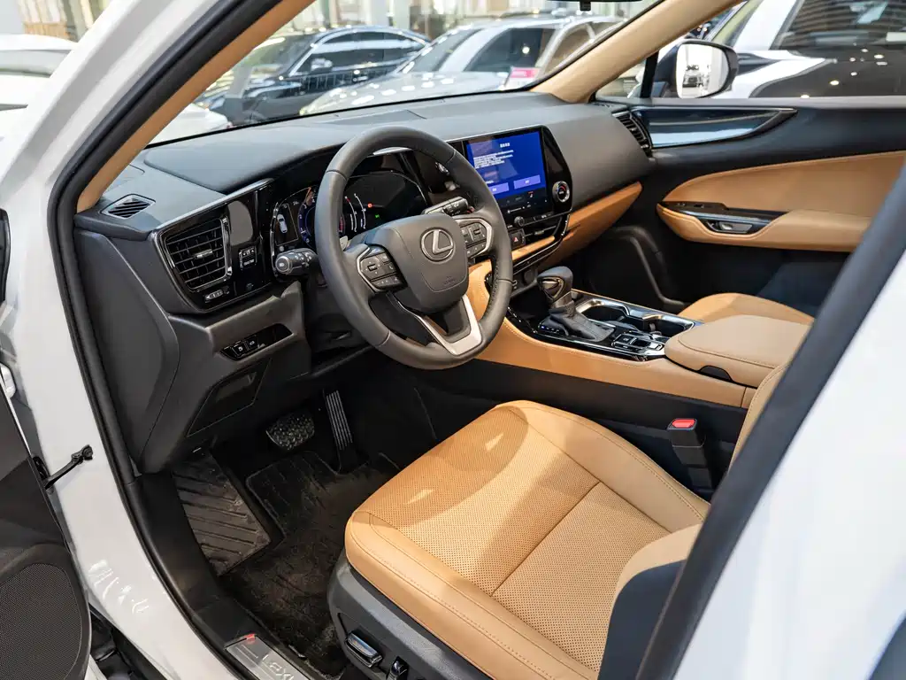 Lexus NX — миниатюра 9