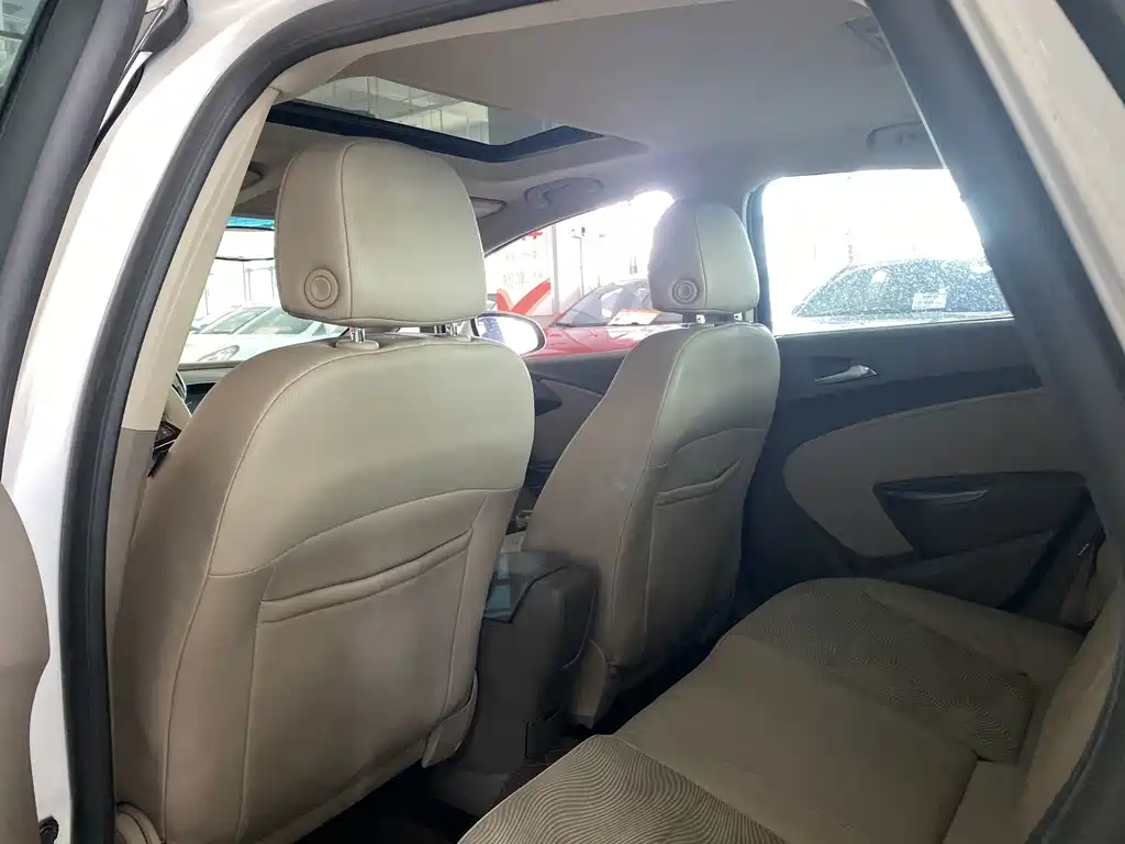 Buick Excelle — миниатюра 9