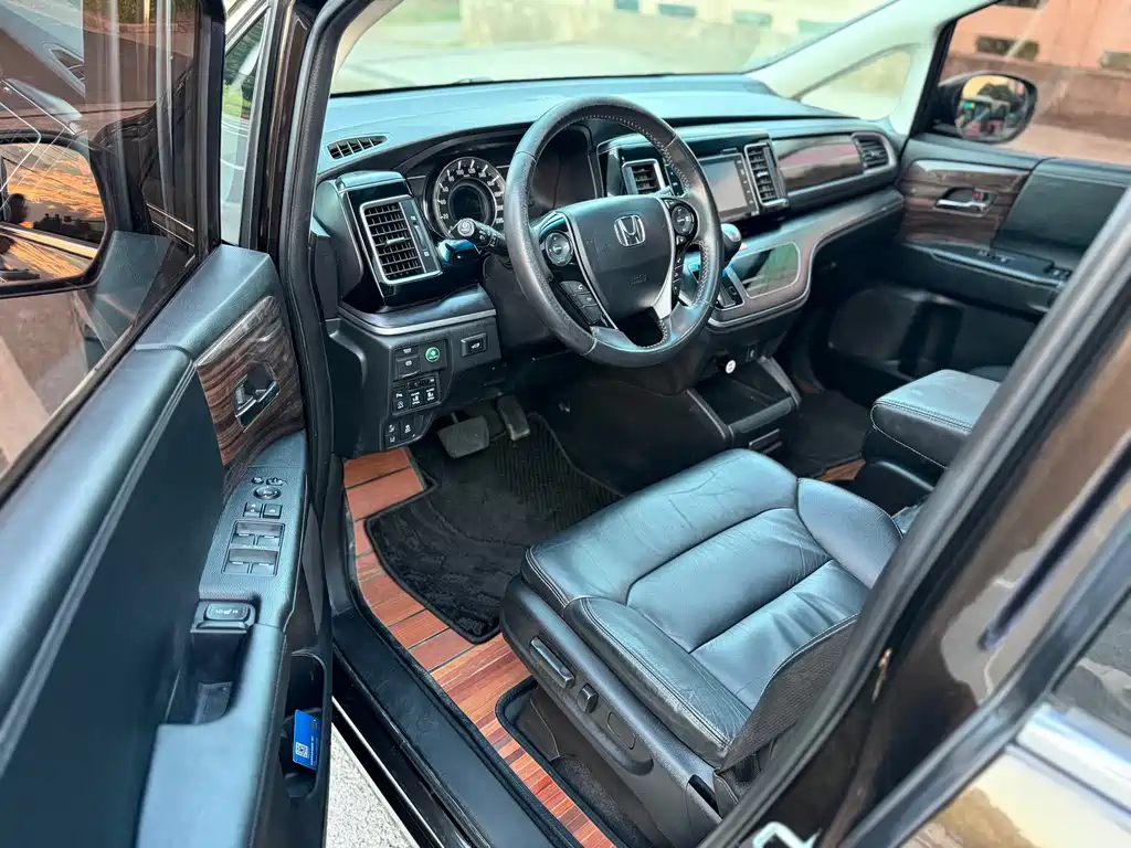 Honda Elysion — миниатюра 8