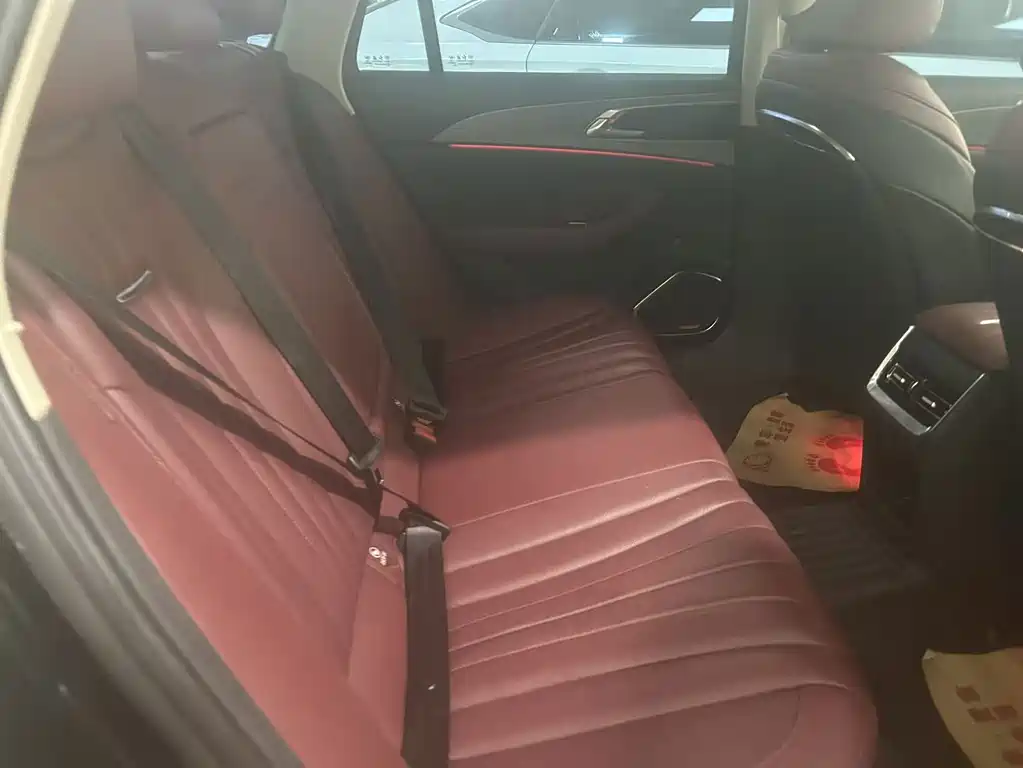 Hongqi Hongqi H5 — миниатюра 13