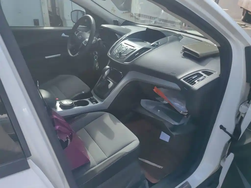 Ford Kuga — миниатюра 19