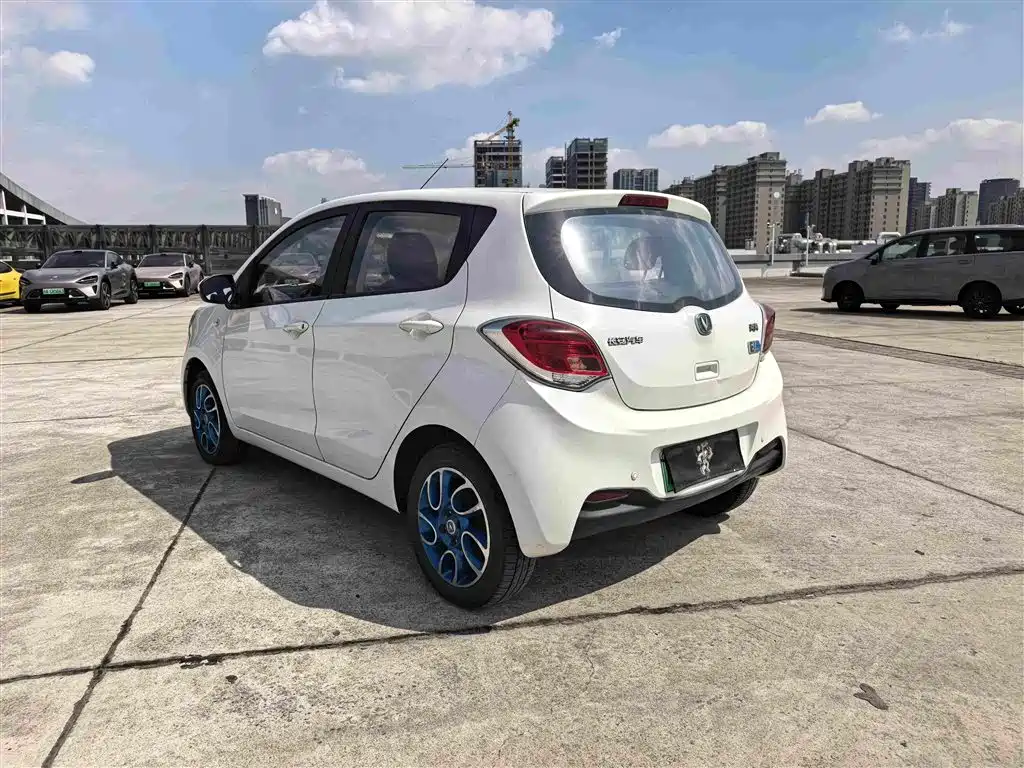 Changan EV — миниатюра 3