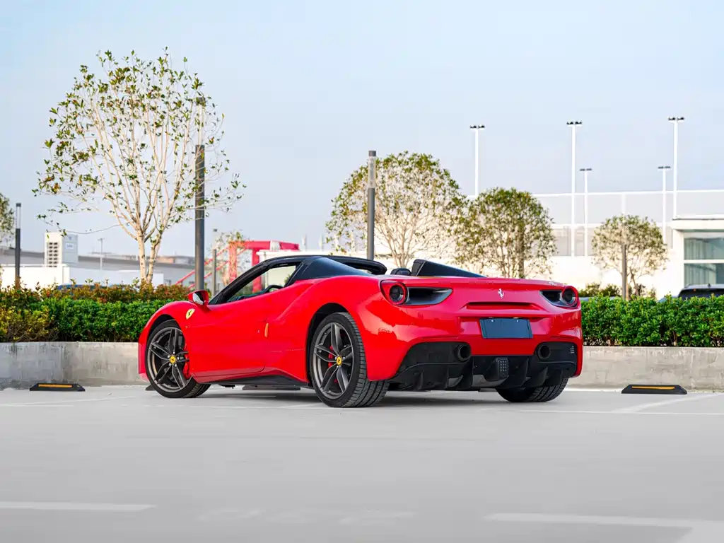 Ferrari 488 — миниатюра 8